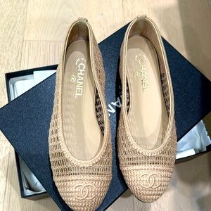 Chanel (Raphia) flats, size 39.